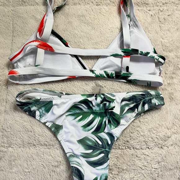 NWOT Zanful palm leaf bikini - Picture 2 of 6